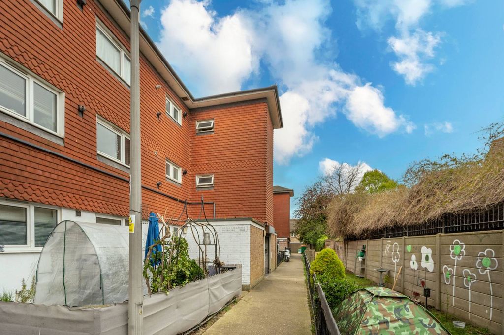 Property photo 2 of 7