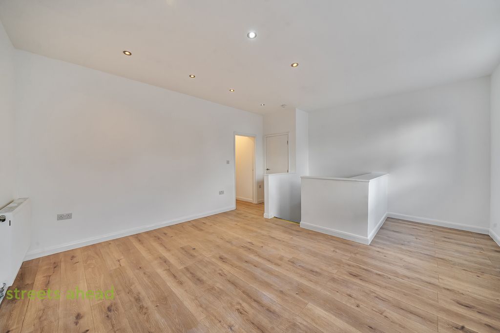 Property photo 1 of 10 B11Cacec-264E-401...