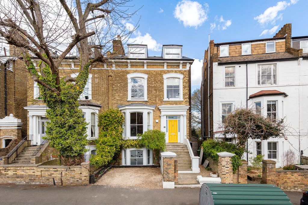 Property photo 1 of 52