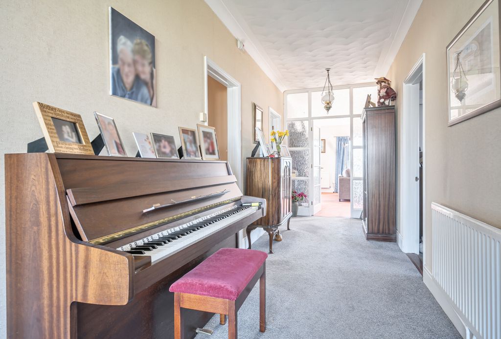 Property photo 2 of 19 1431348-14-69Baa0...