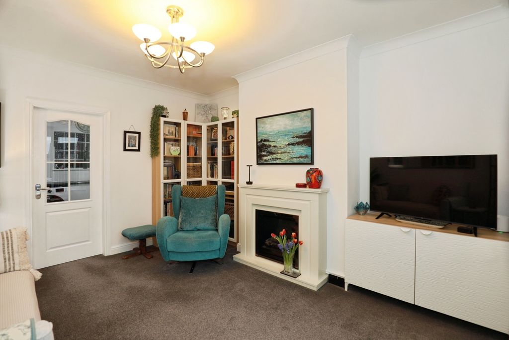 Property photo 2 of 17 Pbox-Img.Jpg