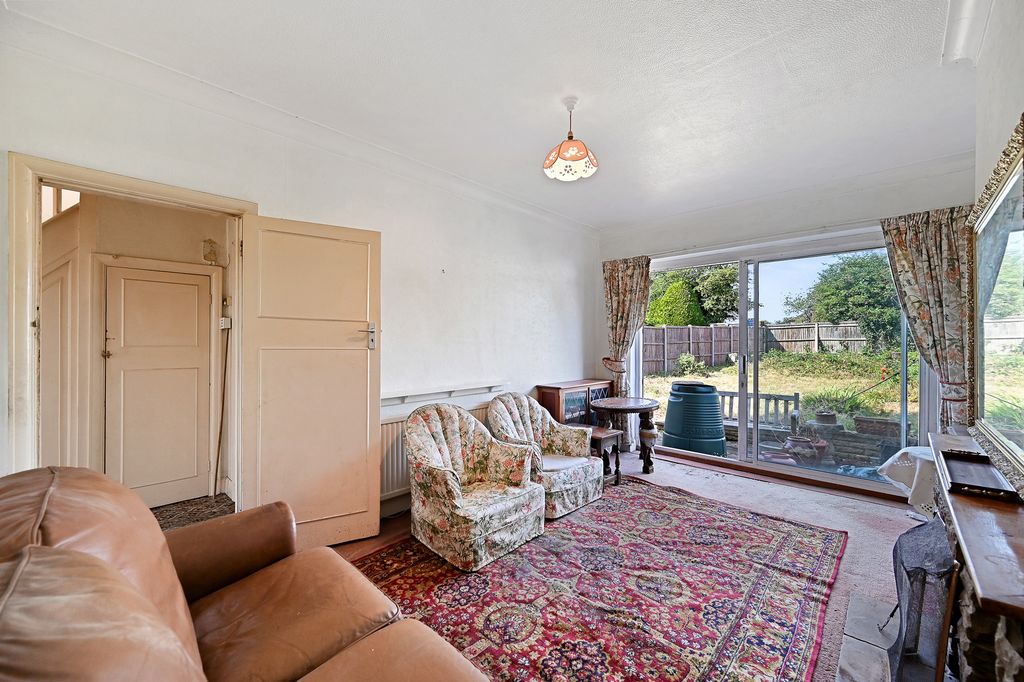 Property photo 3 of 13 12