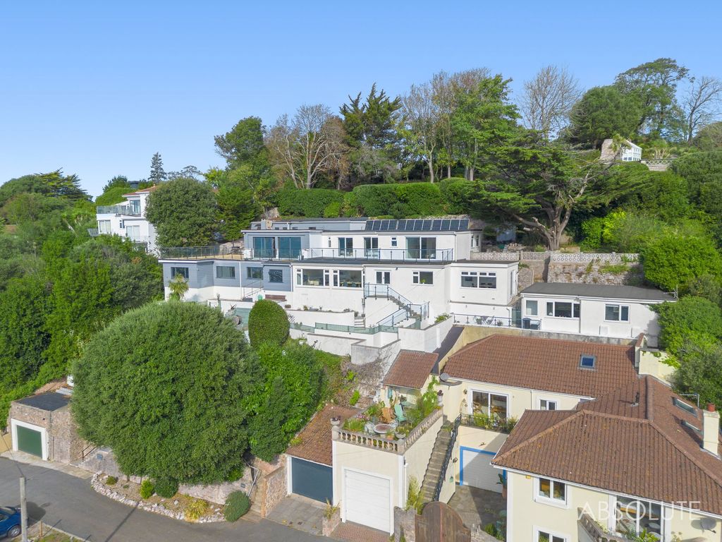 Property photo 1 of 39