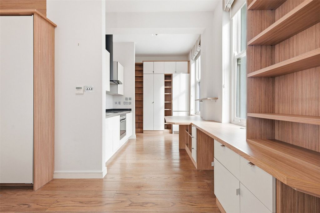 Property photo 2 of 8 Picture No. 15