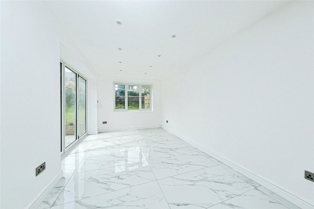 Property photo 2 of 21 Picture No. 01