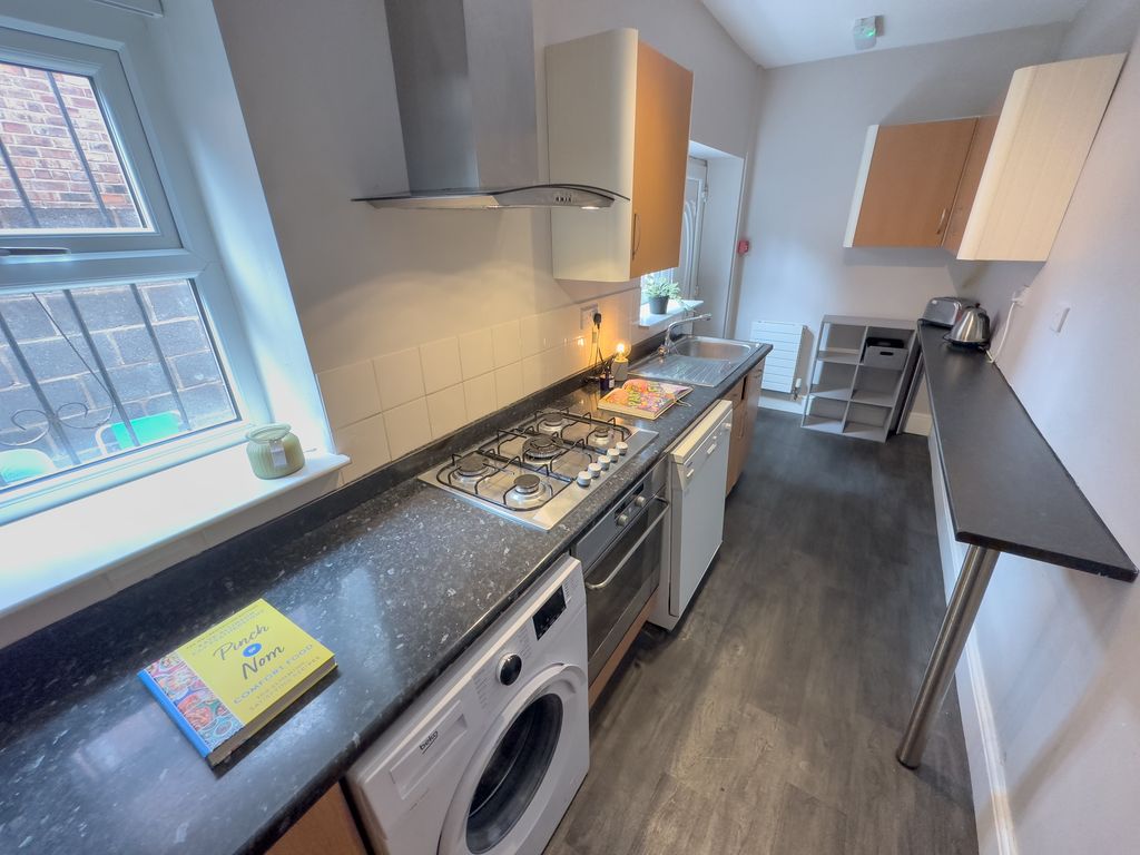 Property photo 2 of 13 4