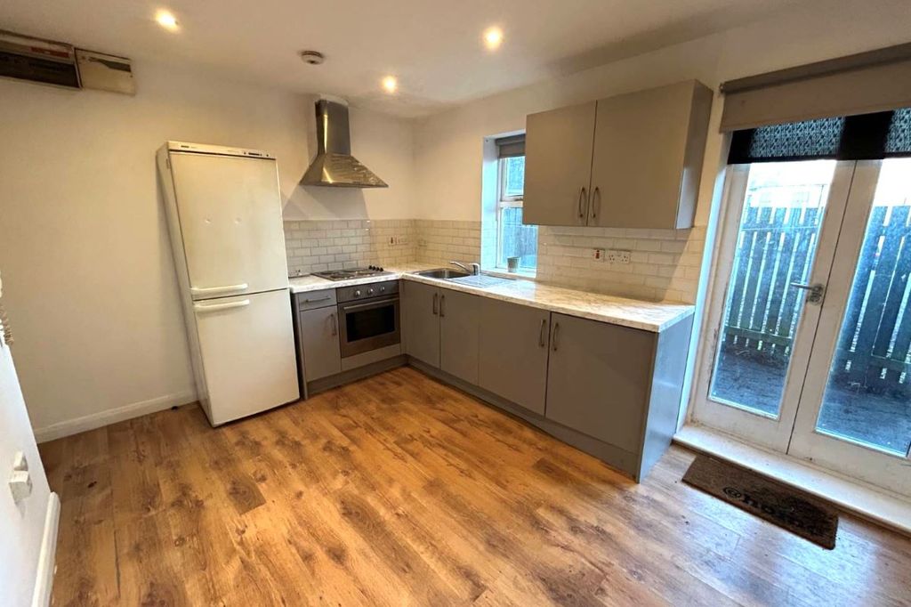 Property photo 2 of 5