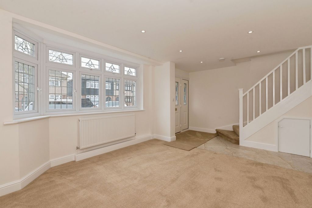 Property photo 2 of 25 Pbox-Img.Jpg