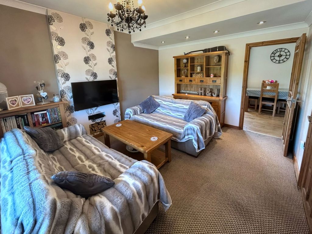 Property photo 3 of 32