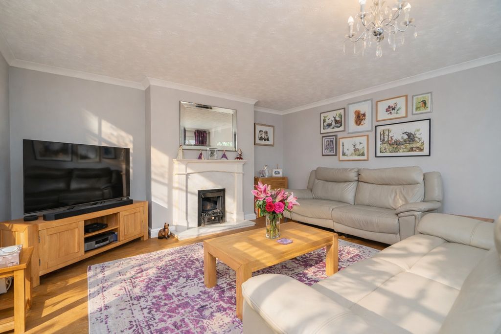 Property photo 2 of 26