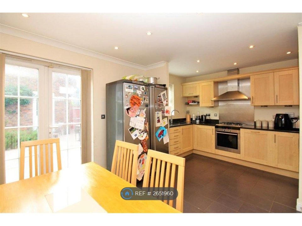 Property photo 3 of 15 Kitchen