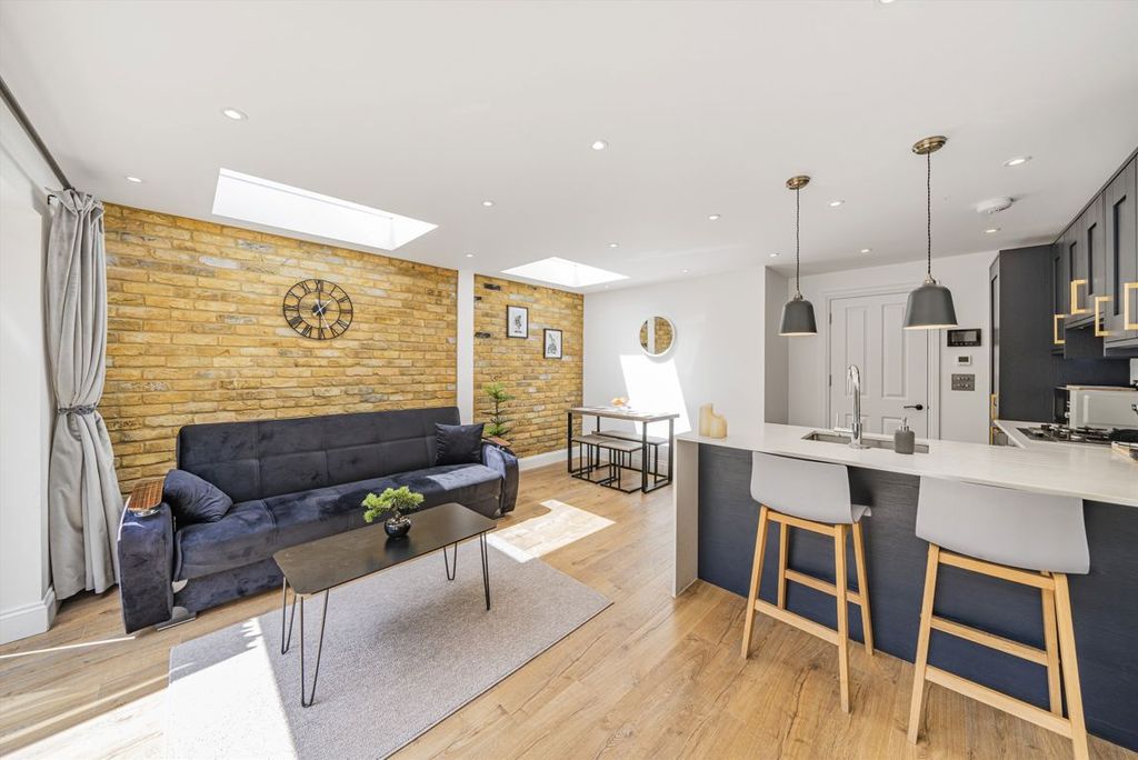 Property photo 3 of 10