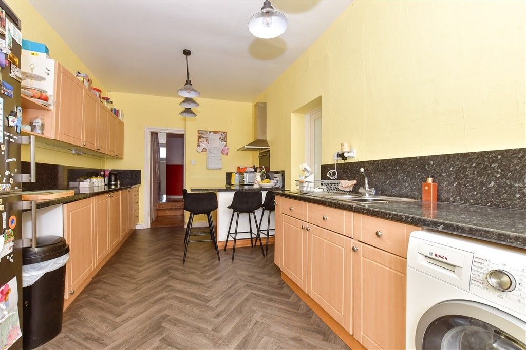 Property photo 2 of 17 Kitchen