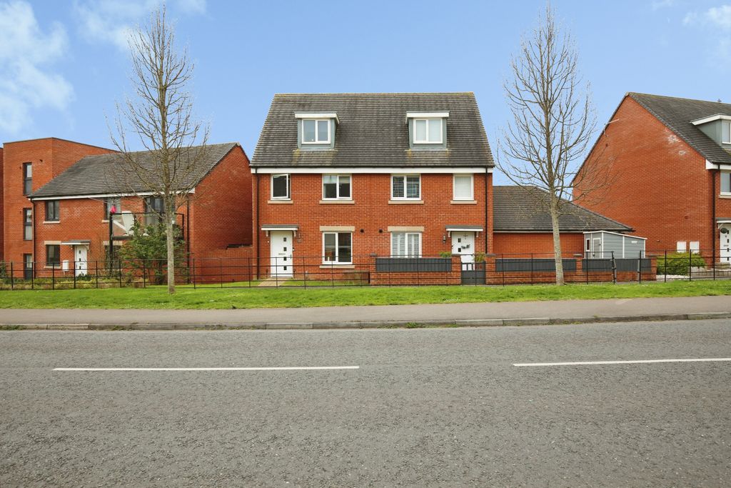 Property photo 2 of 20