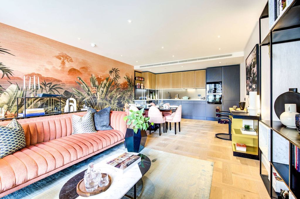 Property photo 2 of 31