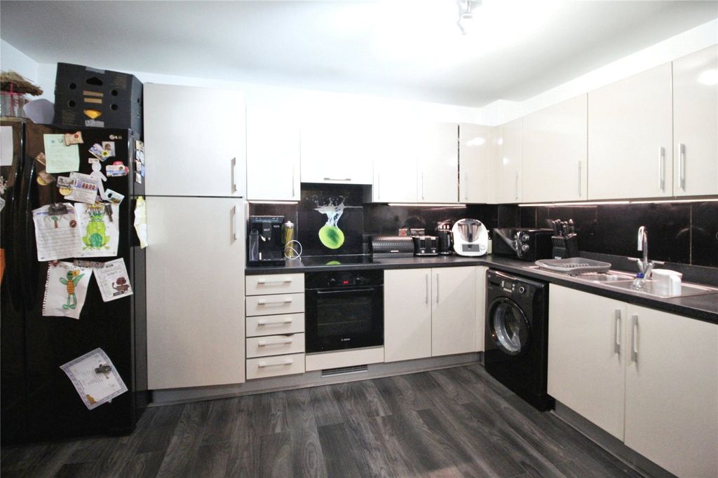 Property photo 3 of 10 Kitchen Area