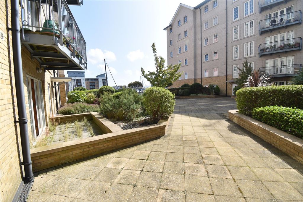 Additional image 16 of 2 bed flat for saleLower Burlington Road, Portishead. BS20