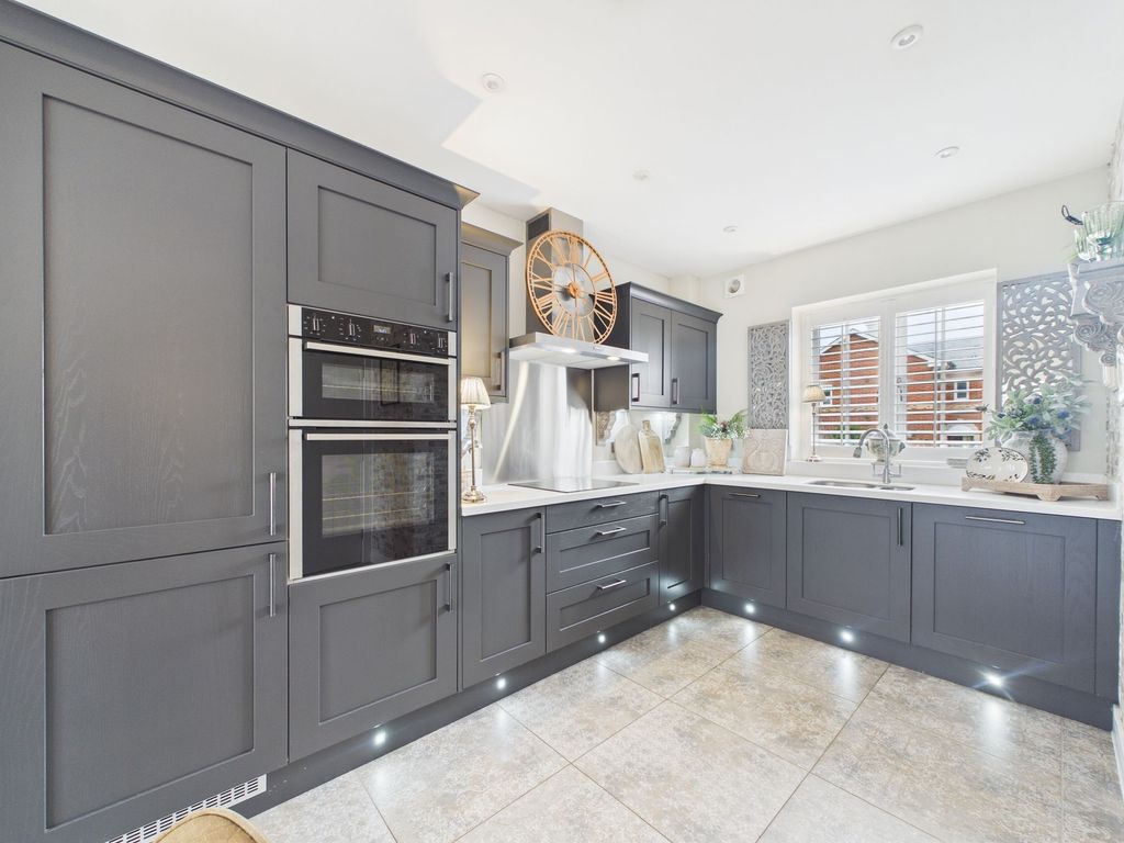 Property photo 3 of 32