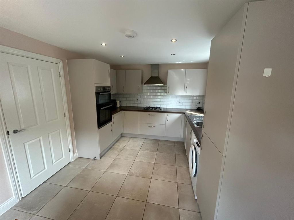 Property photo 3 of 13 343E7d93-7311-470B-9493-7A45B2607dc8.Jpg
