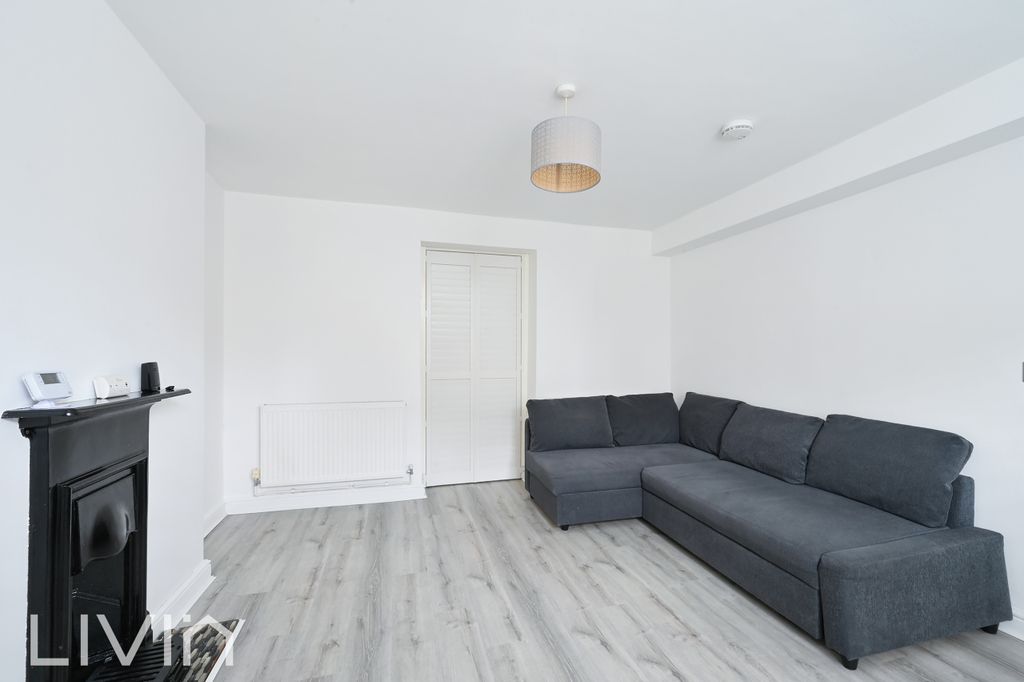 Property photo 2 of 10 2