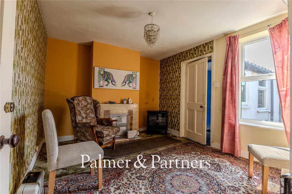 Property photo 3 of 15 Picture No. 01