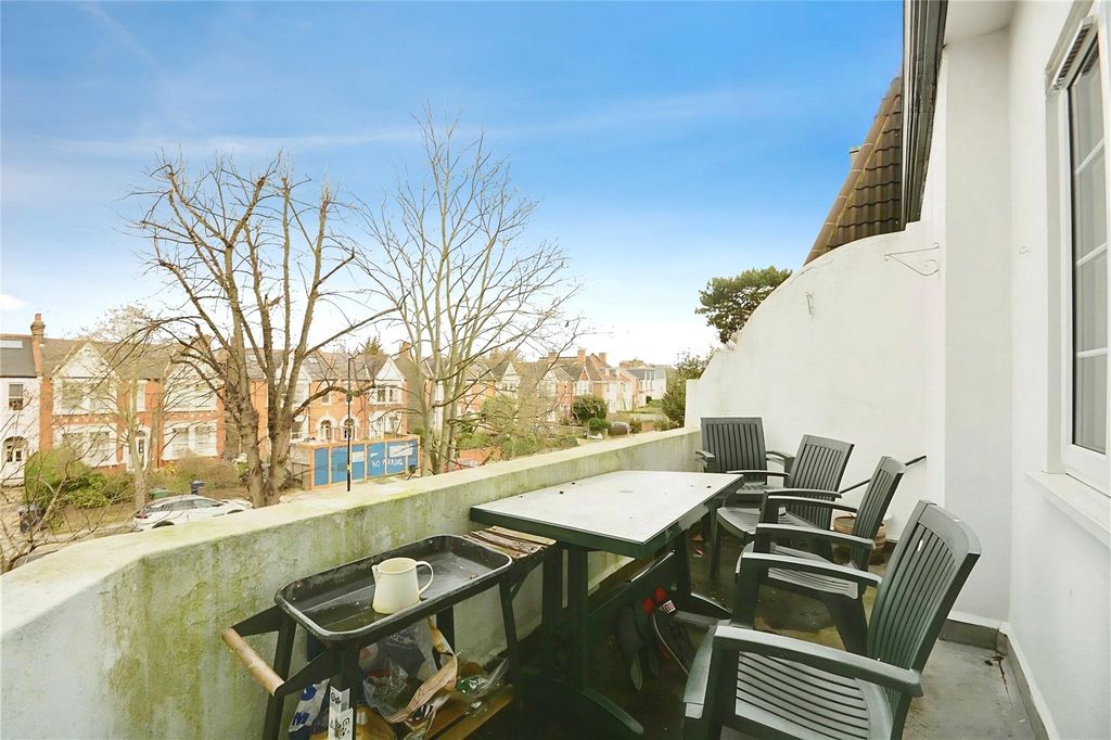 Property photo 3 of 11 Picture No. 15