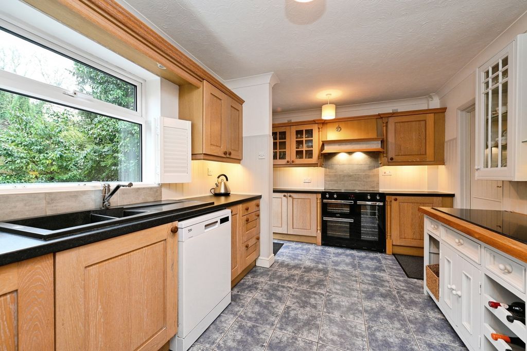 Property photo 3 of 22 Pbox-Img.Jpg