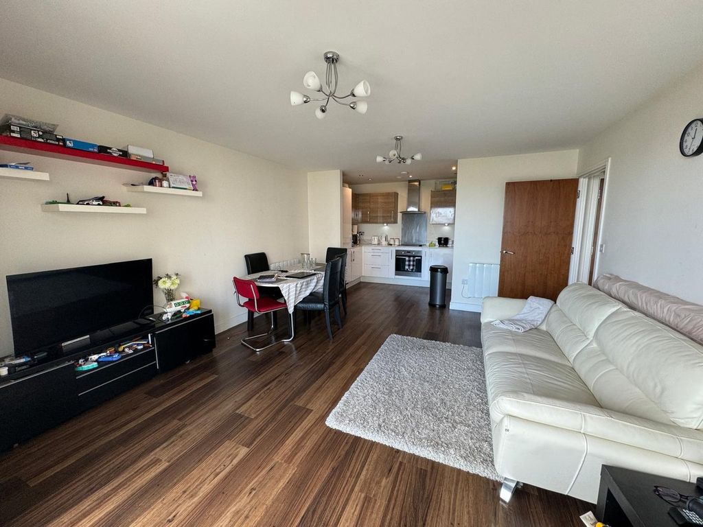 Property photo 2 of 9