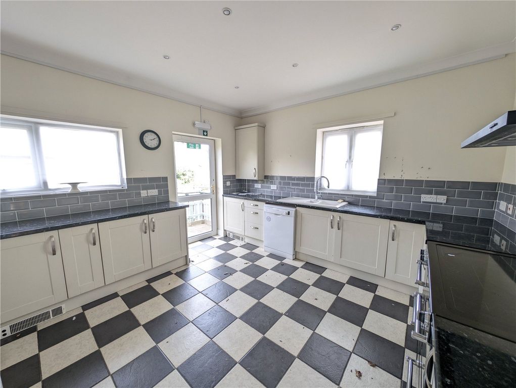 Property photo 3 of 26 Picture No. 45