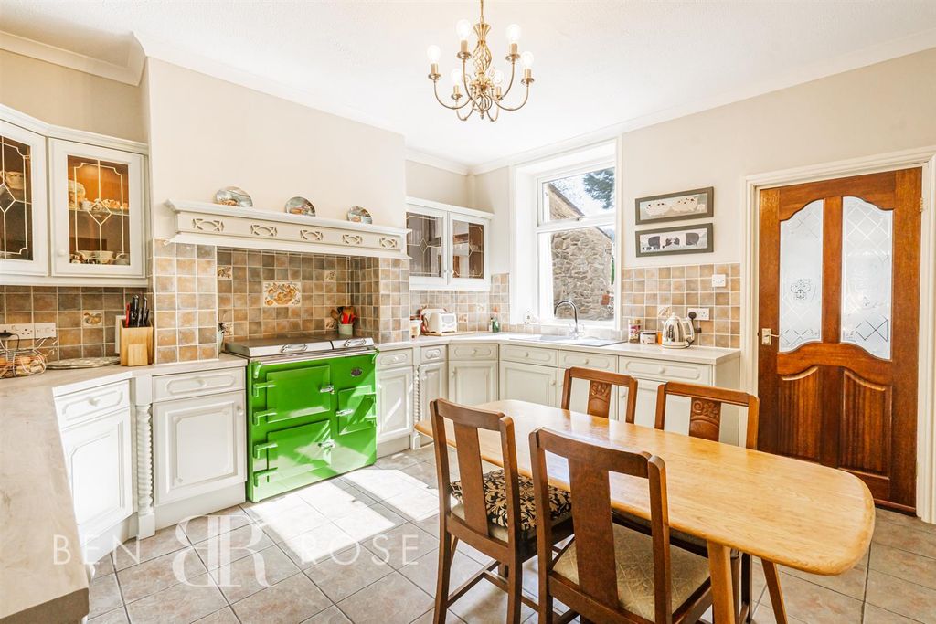 Property photo 2 of 30 Kitchen