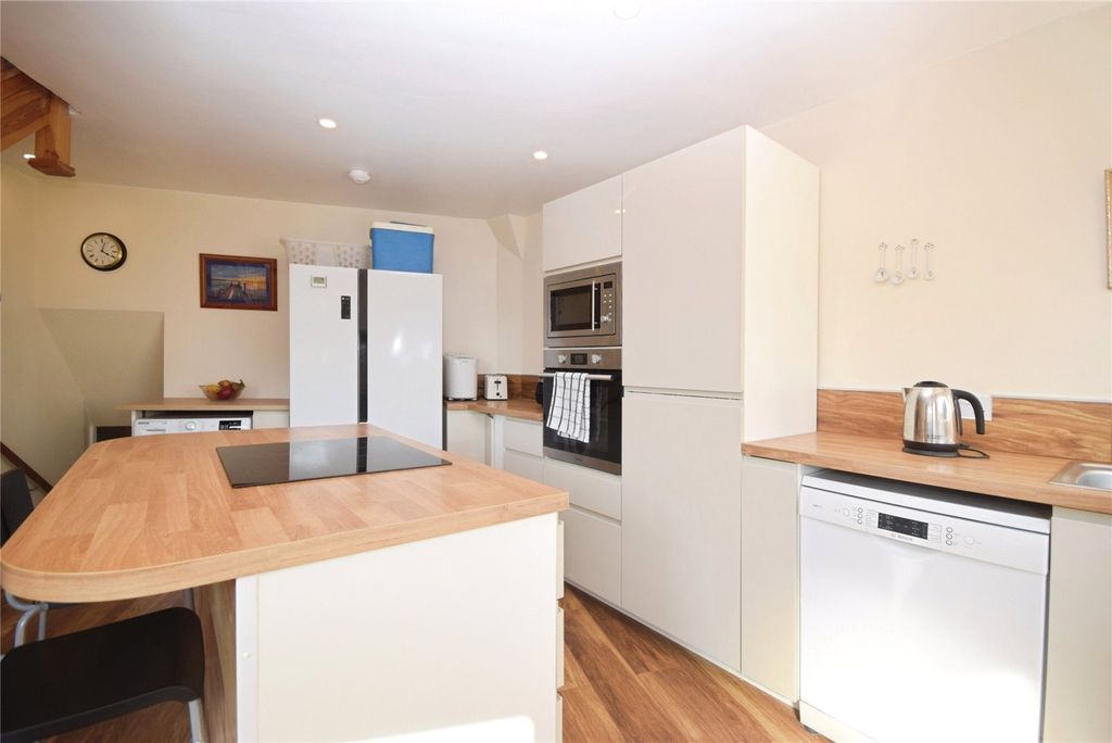 Property photo 3 of 22 Picture No. 04