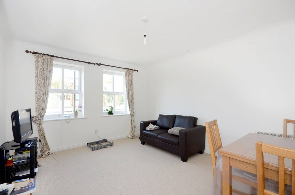 Property photo 2 of 5