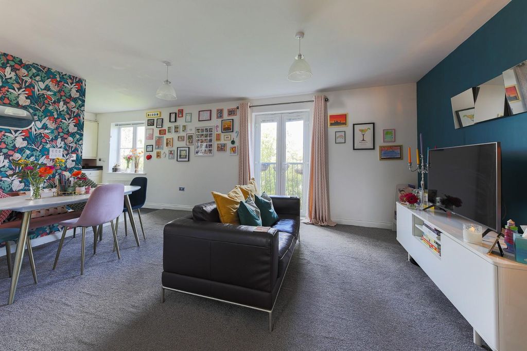 Property photo 3 of 11 Reception Room