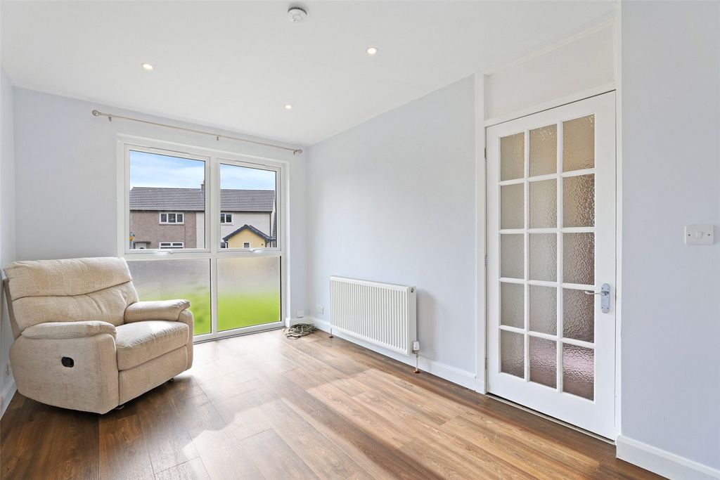 Property photo 2 of 9 Living Room