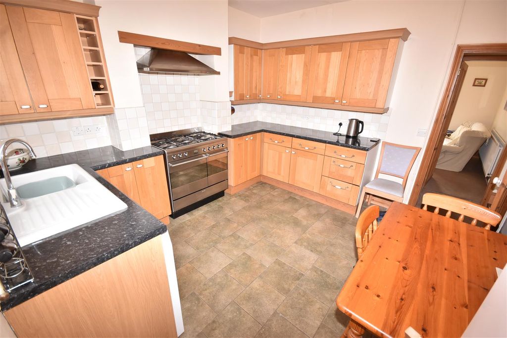 Property photo 3 of 13 Kitchen/Diner