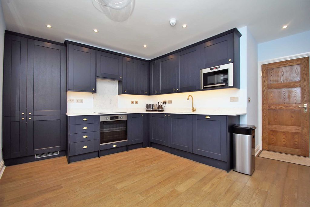 Property photo 1 of 11 Photo