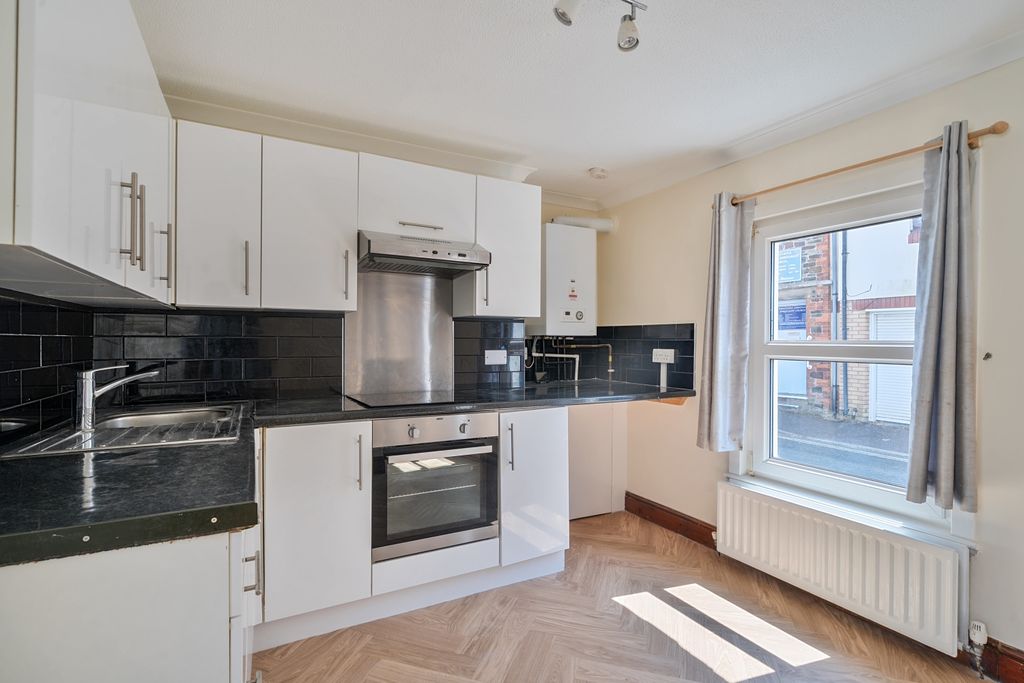 Property photo 2 of 22 3-6A6363F5E0Dac-1494225-19F943E43c1Ca-31-3-1