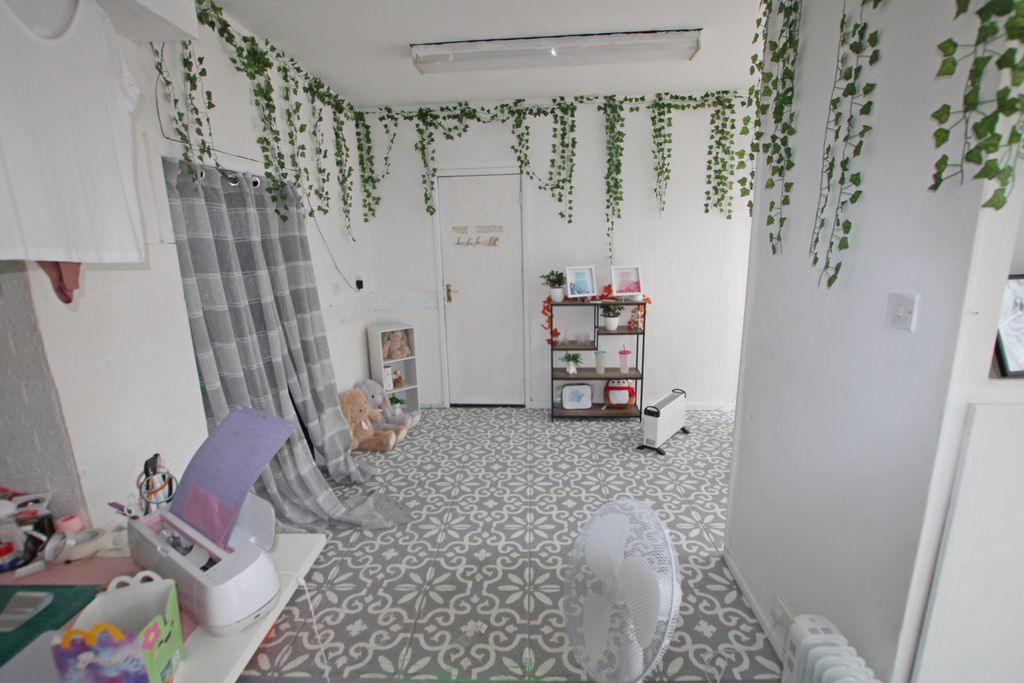 Property photo 3 of 13 2