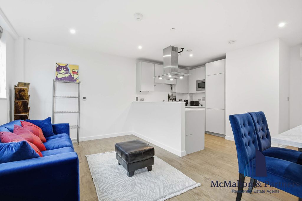 Property photo 3 of 18