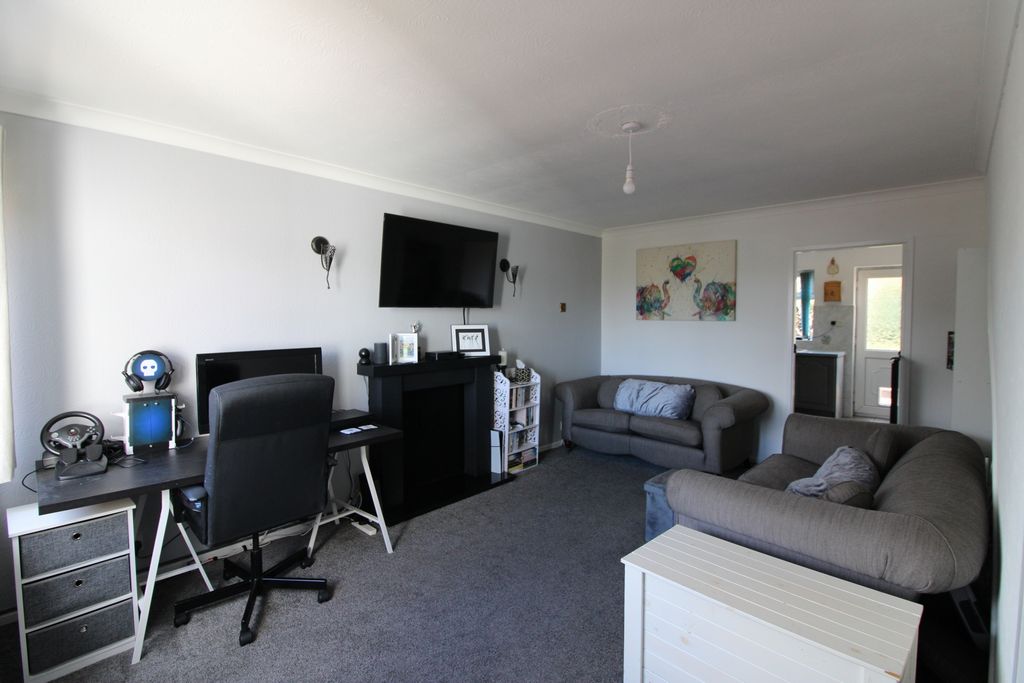 Property photo 2 of 12 Photo 8