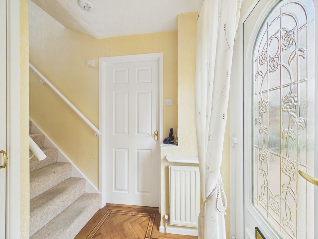 Property photo 2 of 28