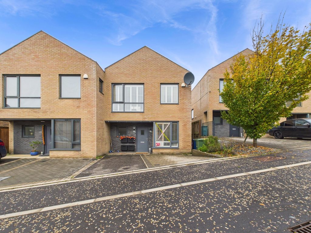 Property photo 1 of 25 External