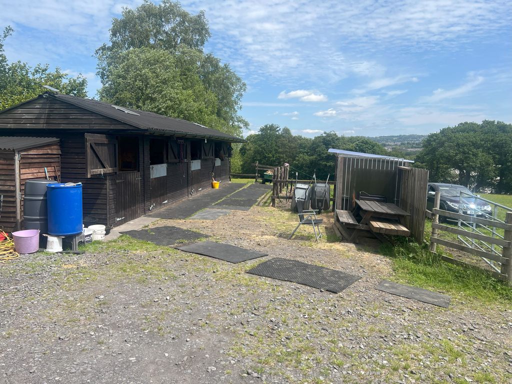 Property photo 1 of 5