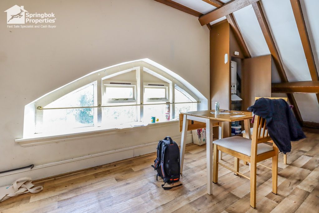 Property photo 2 of 8 Image 4