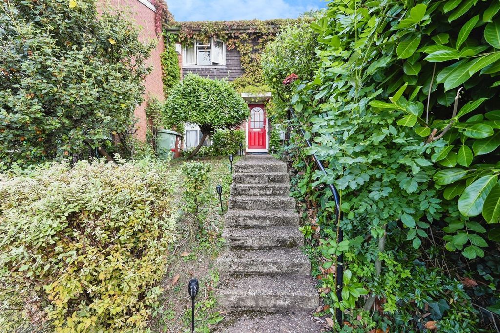 Property photo 2 of 18