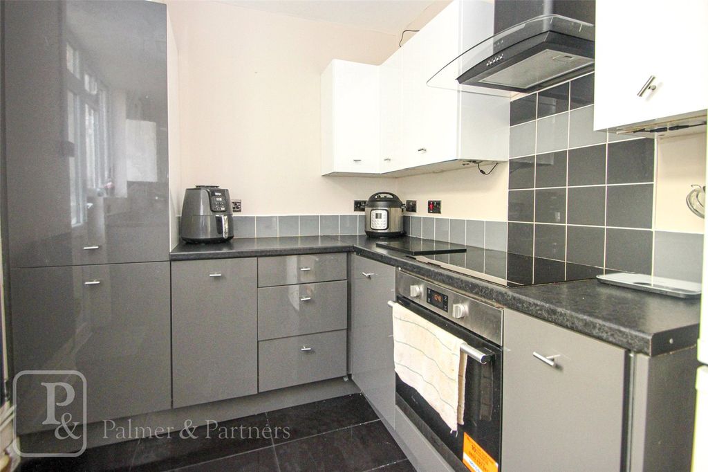 Property photo 2 of 14 Picture No. 02