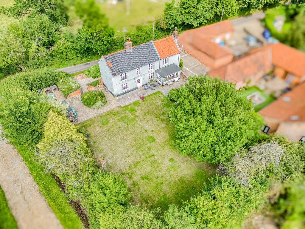 Property photo 2 of 26