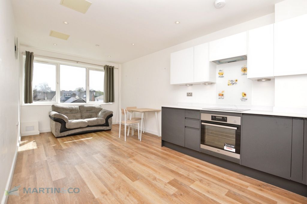 Property photo 2 of 7 47c2d57F-Lounge