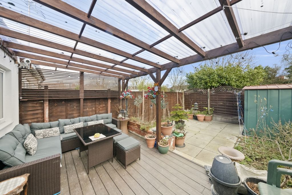 Additional image 8 of 2 bed flat for saleBraund Avenue, Greenford UB6