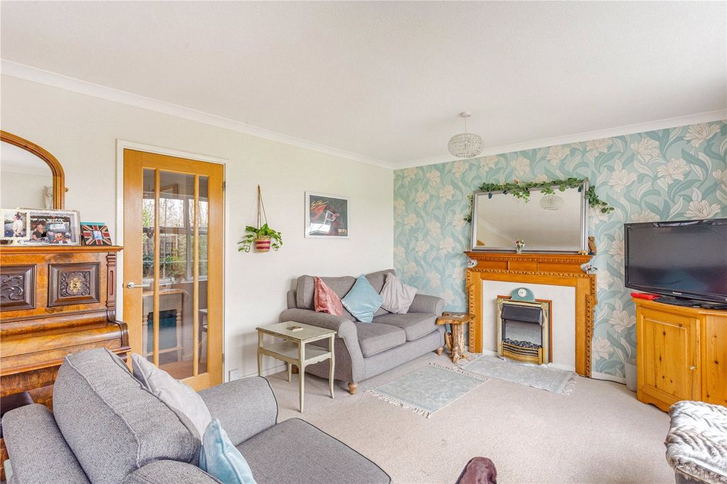 Property photo 3 of 12 Sitting Room